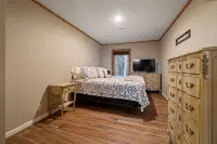 Cozy Cabin in Mentone -  Incredible Views - Swimming Pool - Hot Tub