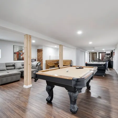 Pocono Mountains, Hidden-Gem GameRoom, Firepit, Min to All Attractions