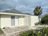 Beach Villa, Treasure Cay, Community Pool のホテル