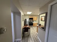Charming 3-bedroom apartment with AC, WiFi in delightful Presque Isle - 무료 와이파이