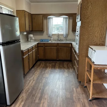 Cozy 2-bedroom apartment in welcoming Abbeville with AC, WiFi
