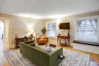 Charming 2BR, near Park Ave with private balcony! - Boutique