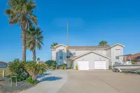 Townhome on the Water, Green Light Fishing, Pool, Arcade Machines, Sleeps 8 - 4-Star