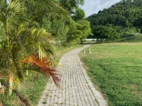 Modern, Cozy, Airy 3-Bedroom Tropical Escape in Oceanpointe, Hanover, Jamaica 루세아 호텔