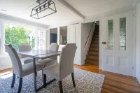 The Legacy House: Walk to Inkwell Beach + Historic Charm, Modern Comfort - 발코니