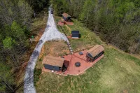 Cabin 3, the delightful Joy cabin in the heart of Moravian Falls, NC - Homestays