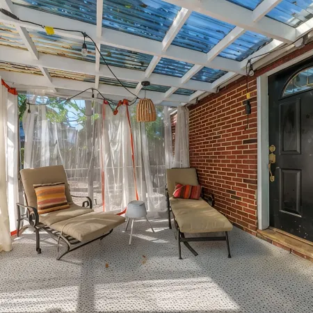Prime Location, Private Loft Apartment. Well-Appointed for Comfort & Convenience