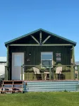 Flo’s Cabin at Grans – Flathead Lakefront, Firepit, Dock, Kayaks, Pet Friendly. - Alphydda