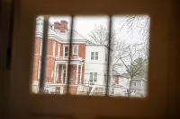 Historic Carriage House in Jefferson City Near Capitol & Old Penitentiary