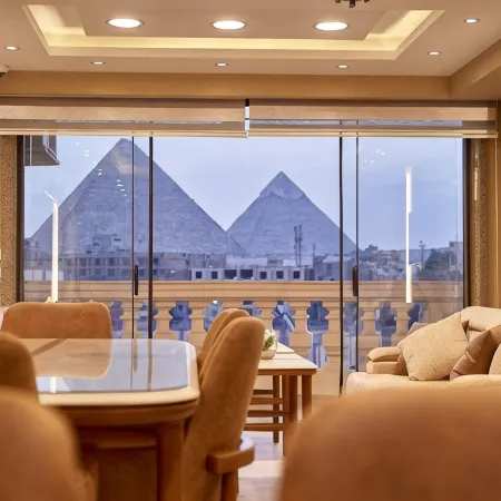 Pyramids Charm Hotel