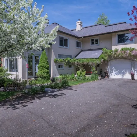 All season 5 BR, 5 BA house in mid-valley, 12 min to Baldy ski lifts