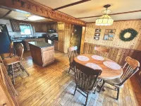 Cozy 3 b/r home w/ quick access to snowmobile trails in the beautiful Northwoods - 3성급