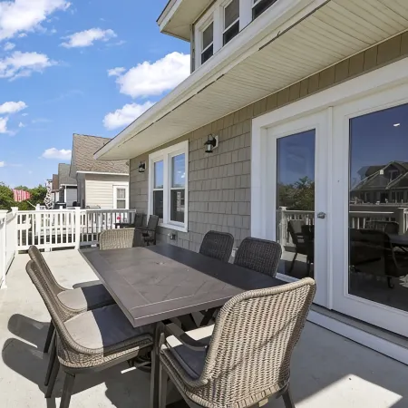 Top Rated!  Only 4 Houses to Beach! Oceanview Deck and 6 Beach Passes Included!