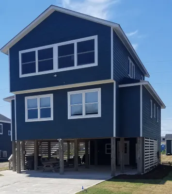 9 MINUTE WALK TO THE BEACH; BEAUTIFULLY DECORATED; GREAT SIDE-STREET LOCATION - โฮมสเตย์