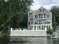 Luxury Villa-Private Waterfront on Lake Winnipesaukee w/ Boat Dock- Meredith Bay - Wifi