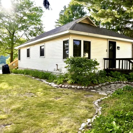 Waterfront house on Miner Lake- Waupaca Chain