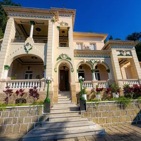 Casa Das Luzes Hostel Ivn Отели рядом с достопримечательностью «Стадион «Маракана»»