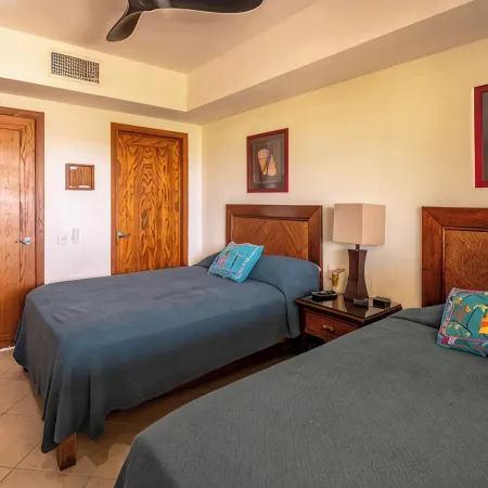 10th Floor Beachfront Luxury Condo Bayview Grand