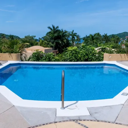 Luxury And Peaceful Little Condo With Direct Access To The Beach
