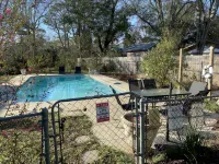 Myrtle’s place, a Charming home with a pool! - Private Pools