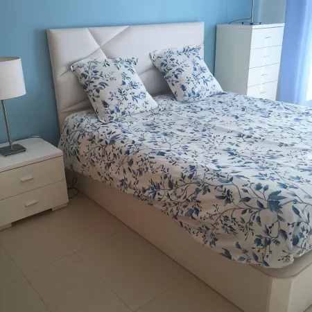 Luxurious apartment with sea view, swimming pool, private solarium, and 30 glowing reviews
