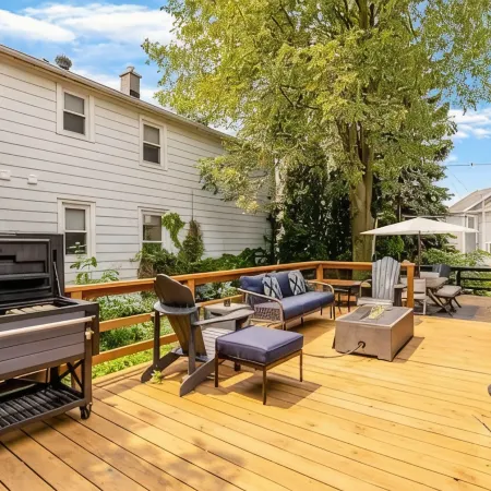 Cream City Lounge Parking AC Patio Pets Sleeps 11