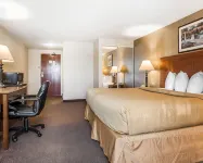 Quality Inn and Suites Middletown-Franklin