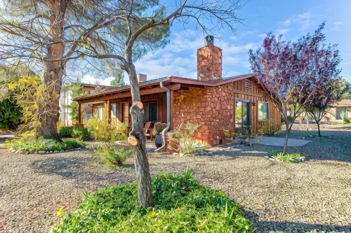 Number ONE property in Sedona! Walking distance to all Uptown Sedona amenities. - 4 tähden