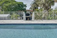 2 blocks to the beach-Dock-Ocean Access boating-Pool-Grill-Fully updated-Tikihut - Beach