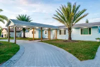 Relaxing Apollo Waterfront Retreat I Pool l Spa l Dock I Firepit