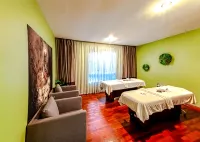 Ramada by Wyndham Downtown Dubai - Spa