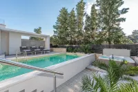 Sunset Apartment with Private Pool and Jacuzzi - Hot Tub