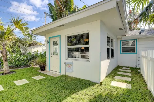 Luxury Retreat - Private Pool Cottage in Delray Beach – 45 Min to Hard Rock