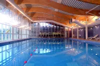 Manor of Groves Hotel, Golf & Health Club - parking