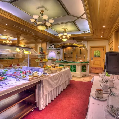 Villa Medici Hotel & Restaurant