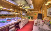 Villa Medici Hotel & Restaurant - Breakfast