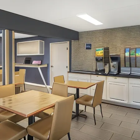 Travelodge by Wyndham Savannah Area/Richmond Hill