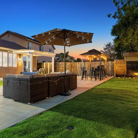Lux Stay w/ Sauna, BBQ, Firepit, Outdoor Dining, Air Hockey Close to Hard Rock !