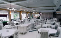 Grage Hotel Bengkulu - ที่มีสระว่ายน้ำ