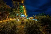 Awesome Place Hotel - สระว่ายน้ำแบบอินฟินิตี้