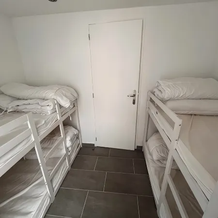 Standing apartment, heart of Bareges village, close to amenities, sleeps 1 to 8 Отели рядом с достопримечательностью «Канатная дорога Пик-дю-Миди»