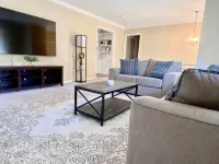 Spacious 5-bedroom, 3-bathroom house with pool table in delightful Rome