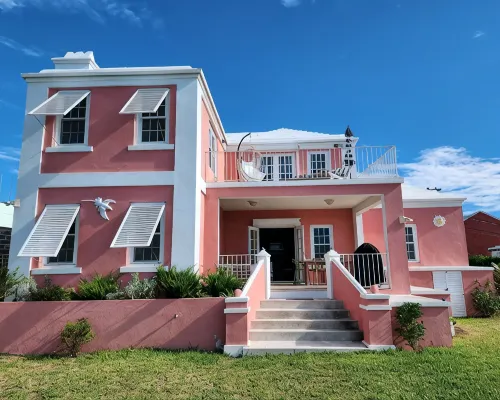 Oceanfront "Dock of the Bay" Retreat in Beautiful Bermuda Hotels in Sandys