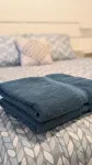 Modern 2Br Suite | Private Patio | 5 Min Downtown/Zoo/Stampede | Central & Safe - 방갈로