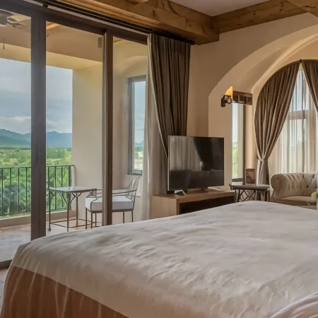Toscana Valley Town Square Suites
