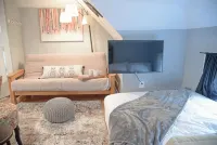 Cute & Cozy North End Studio - Condos