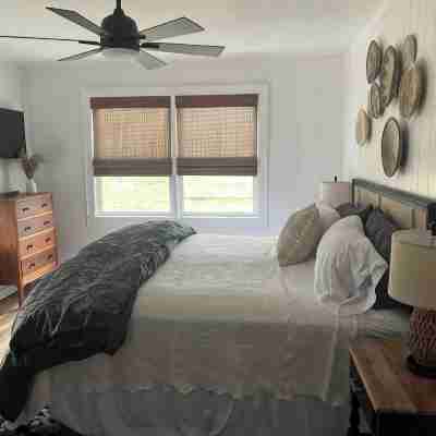 Relax, unwind in beautiful coastal cottage near exquisite Cape Hatteras Seashore Rooms