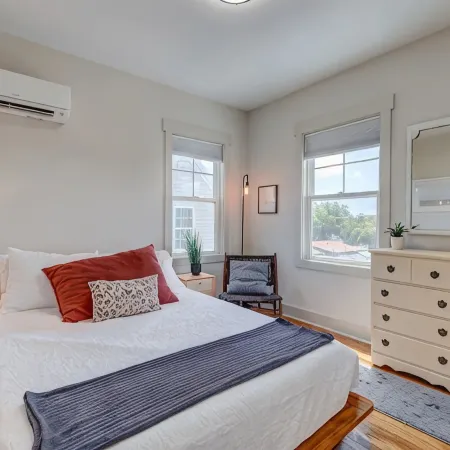 Large home sitting on the marshlands with all your beach vacation needs!