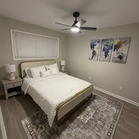 Uptown Modern Escape - 4bd/2ba