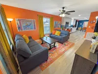 The Gulfport Muse-Artistic Getaway-Walk to Beach- Firepit! - Boutique